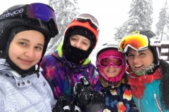 kids-ski-courses-with-Roxana-skin-instructor-Poiana-Brasov