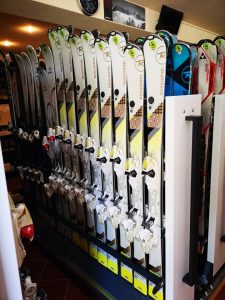 Inchirieri ski Poiana Brasov | Ski Rentals in Poiana Brasov